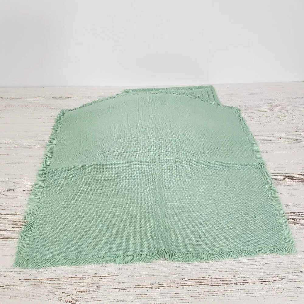 NWOT Set of 10 Seafoam Green woven napkins with fringe 17 X 17